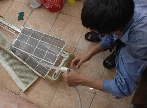 Vệ sinh lưới lọc 
